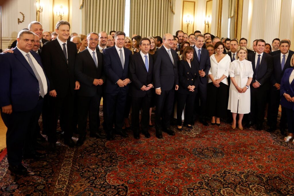 kyvernisi orkomosia seira ypourgeiwn