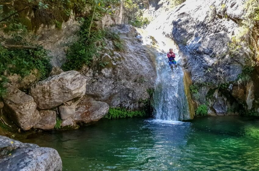  Συναγερμός στον Όλυμπο: Αγνοείται οδηγός canyoning – Παρασύρθηκε από τα νερά