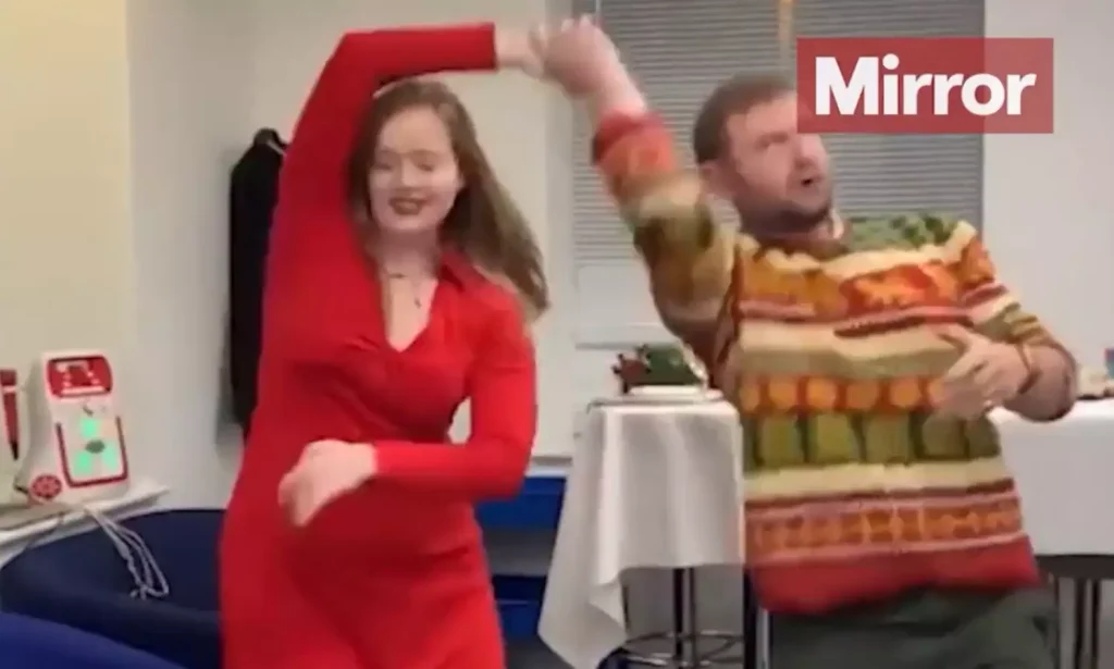 partygate vretania toris koronaios