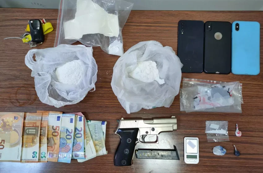  Θεσσαλονίκη: Συνελήφθη ταξιτζής που διακινούσε κοκαΐνη – Είχε και πιστόλι