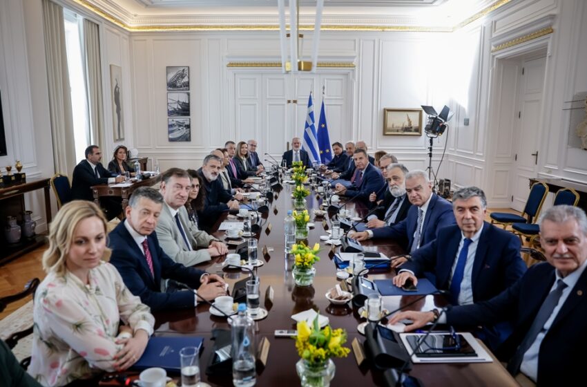  Σαρμάς : “Η υπηρεσιακή κυβέρνηση δεν μπορεί να επέμβει και στον προεκλογικό αγώνα” – Τι είπε στο υπουργικό συμβούλιο