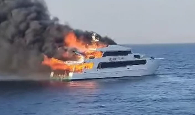  Αίγυπτος: Νεκροί τρεις Βρετανοί έπειτα από φωτιά σε σκάφος