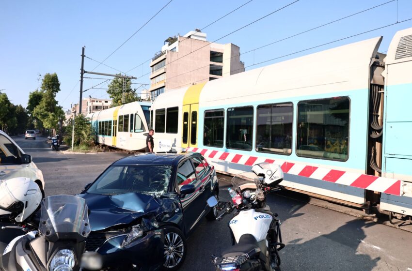  Σύγκρουση τρένου με αυτοκίνητο στην Ιερά Οδό με έναν τραυματία