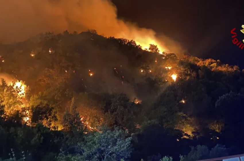  Καίγεται και η Ιταλία: Δύο νεκροί από τις φωτιές – Εκκενώνεται νοσοκομείο (vid)