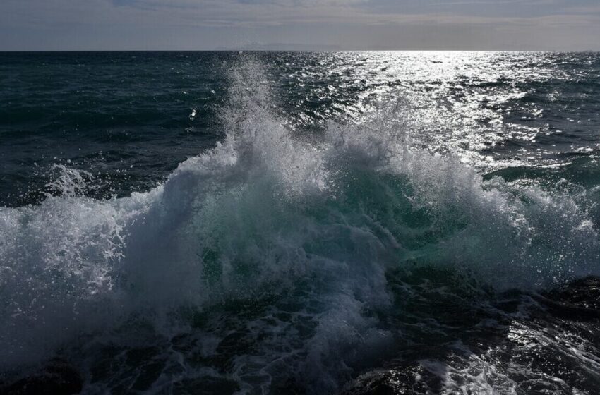  Καλιφόρνια: Προειδοποίηση για κύματα ύψους 12 μέτρων