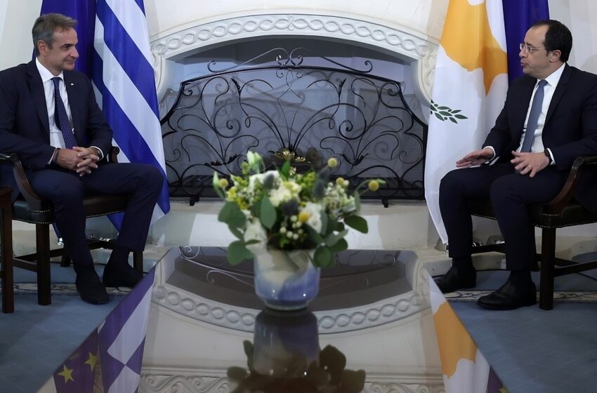  Χριστοδουλίδης σε Μητσοτάκη: “Η Κύπρος θα αναλάβει το κόστος αναδάσωσης στη Ρόδο”