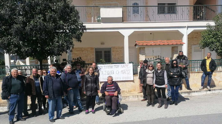  Χαλκιδική: Πέταξαν ξανά τον 81χρονο ανάπηρο έξω από το σπίτι του – Νέες κινητοποιήσεις