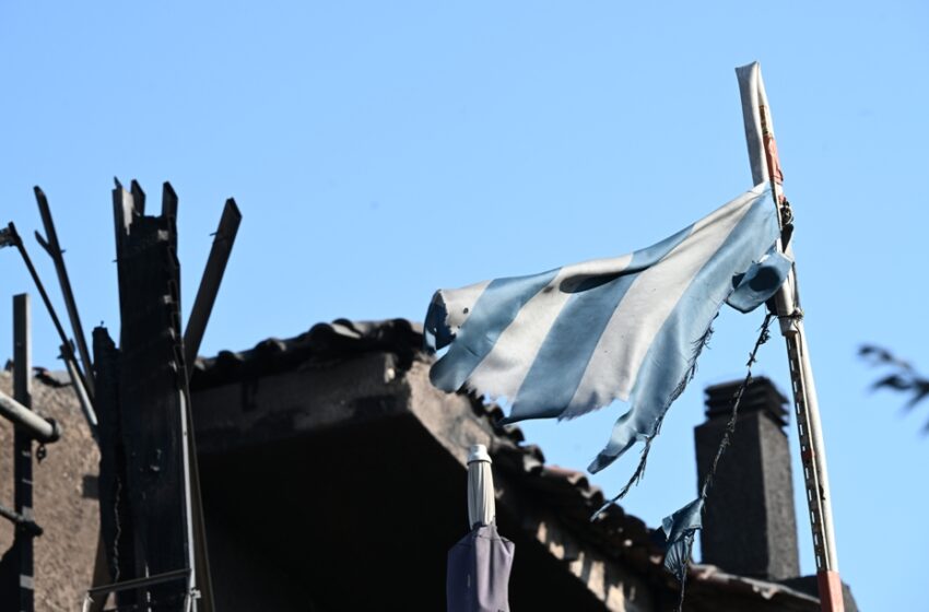 Εικόνες καταστροφής σε Ανάβυσσο, Λαγονήσι και Σαρωνίδα – Στάχτη οι περιουσίες
