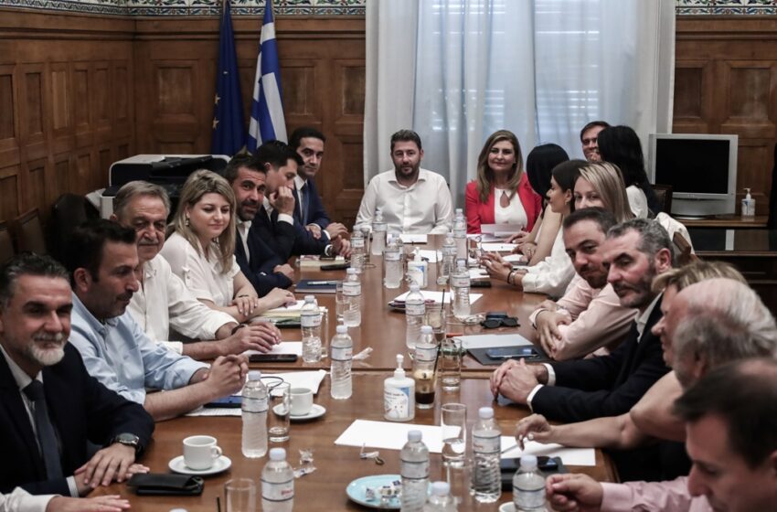 Με αντι-ΣΥΡΙΖΑ μέτωπο το ΠΑΣΟΚ στις αυτοδιοικητικές εκλογές – Ο Ανδρουλάκης λέει “όχι” σε κάθε συνεργασία