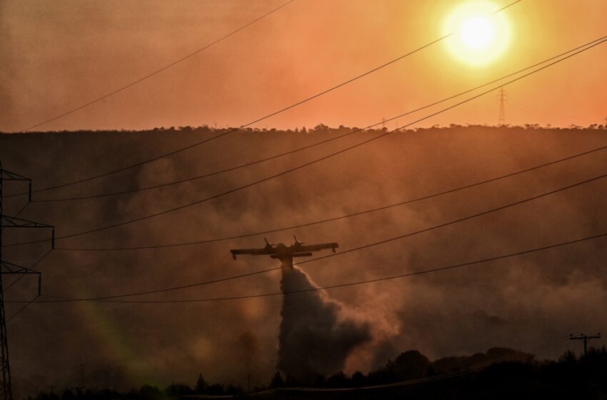  Στα Μέγαρα κοντά σε σπίτια οι φλόγες – Μήνυμα για εκκένωση από το “112” – Μάχη στο Λουτράκι, αναζωπυρώσεις σε Μάνδρα και Νέα Πέραμο