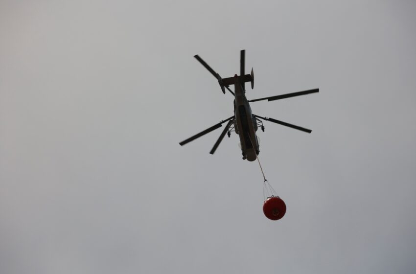  Μάχη με τις αναζωπυρώσεις – Πύρινα μέτωπα σε Κάρυστο και Ρόδο – Καίνε οι φωτιές σε Κέρκυρα και Αχαΐα