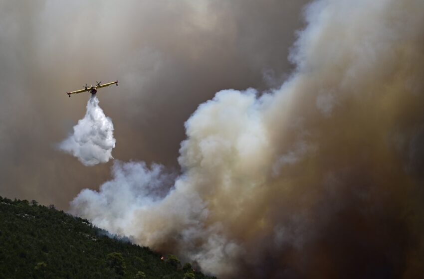  Αναζωπυρώνονται οι φωτιές σε Λουτράκι και Ρόδο, ανησυχία για τη Μάνδρα – Μάχη με τις φλόγες για τρίτη μέρα