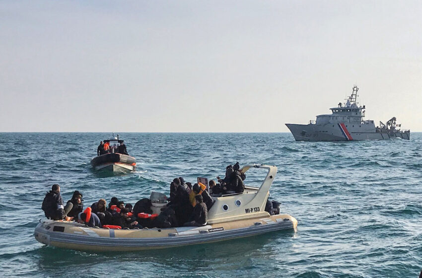 Σκάφος με μετανάστες βυθίστηκε στη Μάγχη – Tουλάχιστον έξι νεκροί, συνεχίζονται οι έρευνες