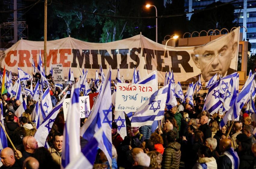  Ισραήλ: Χιλιάδες πολίτες ξανά στον δρόμο εναντίον της δικαστικής μεταρρύθμισης – ”Στριμωγμένος” ο Νετανιάχου