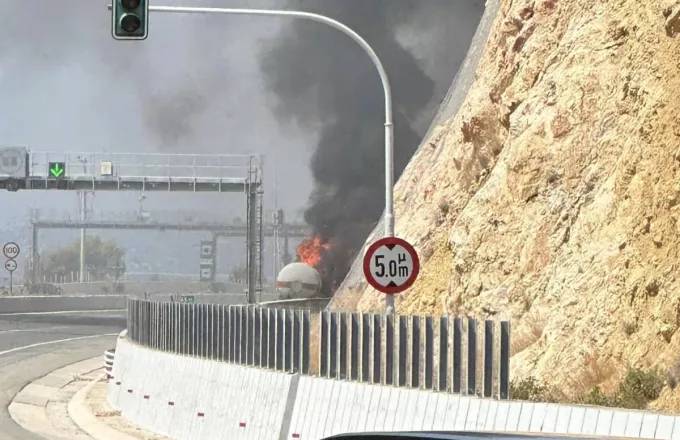  Πυρκαγιά σε βυτίο με υγροποιημένο αέριο: Διακοπή κυκλοφορίας στην Αθηνών – Κορίνθου και στον Προαστιακό