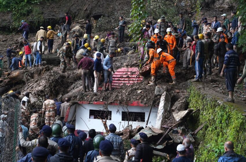  Ινδία: Τουλάχιστον 18 νεκροί εξαιτίας κατολισθήσεων – Συνεχίζονται οι σφοδρές καταιγίδες (vid)