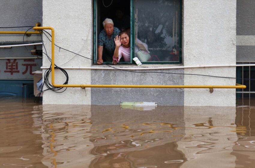  Κίνα: 147 νεκροί και αγνοούμενοι – Τεράστιες πλημμύρες και μεγάλες καταστροφές (vid)