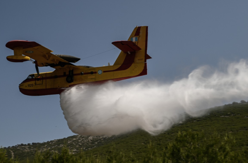  Συνεχίζεται η μάχη με τις φλόγες στην Πάρνηθα