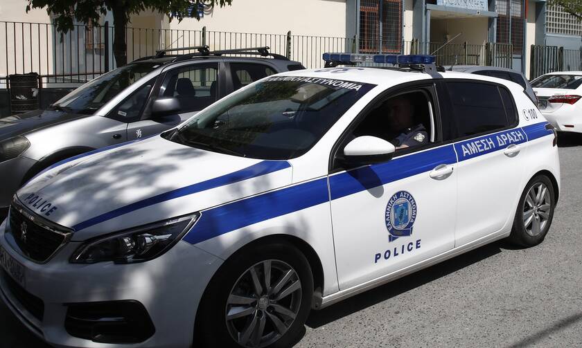  Μπλόκο της ΕΛΑΣ σε όχημα με Ρουμάνους χούλιγκαν – Είχαν μαχαίρι, πήγαιναν στο Ολυμπιακός-Γκενκ