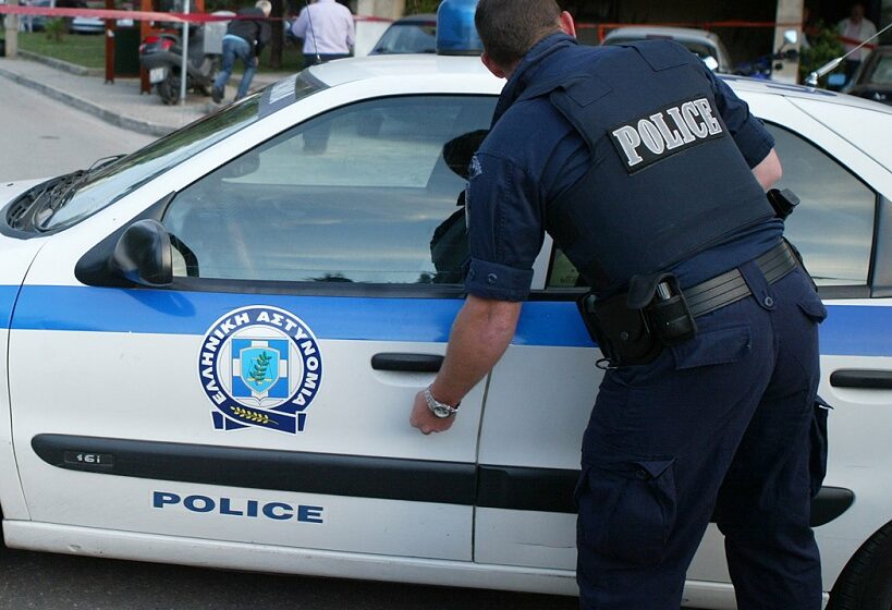  Αττική: Συνελήφθη αστυνομικός που υπεξαίρεσε υπηρεσιακά όπλα