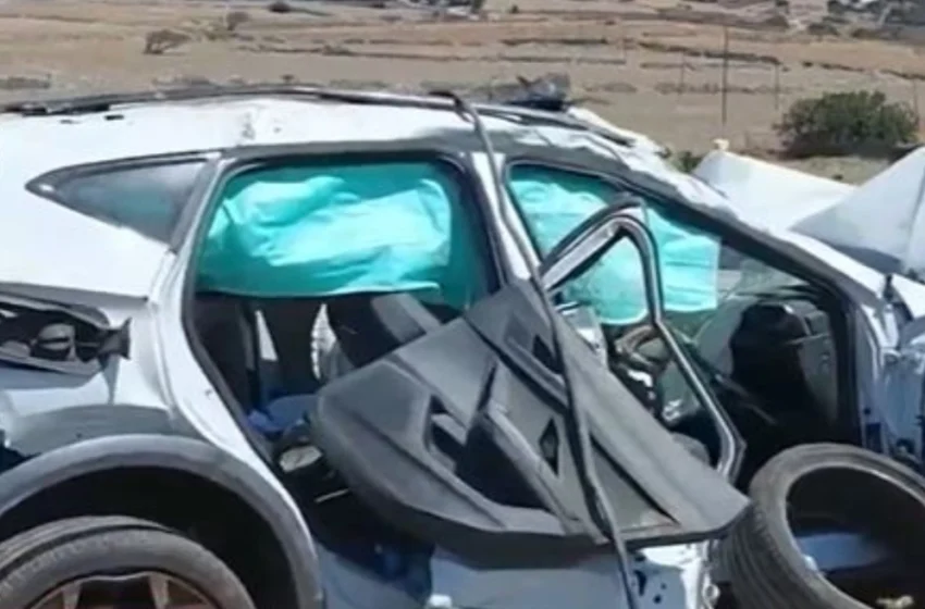  Πάρος: Aυτοκίνητο διαλύθηκε αφού έκανε τούμπες και χτυπούσε σε κολόνες