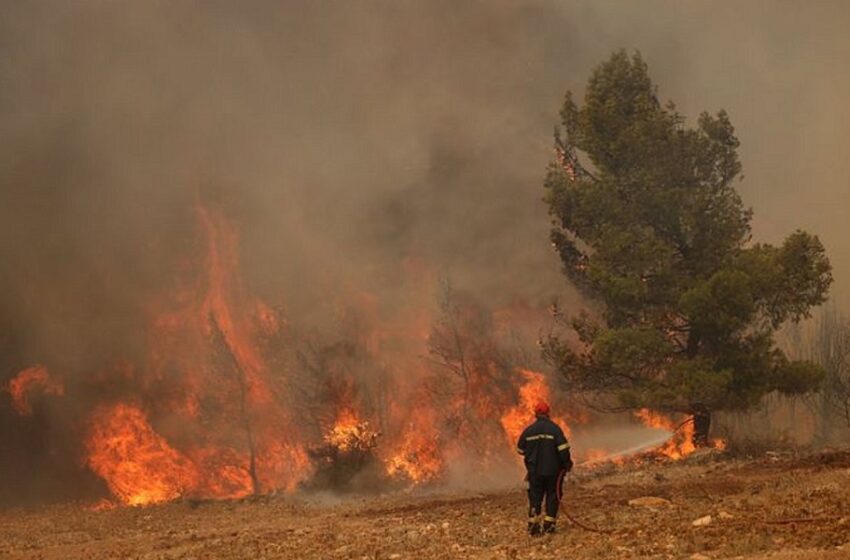  Πάρνηθα: “Φούντωσε” ξανά το μέτωπο του Αυλώνα