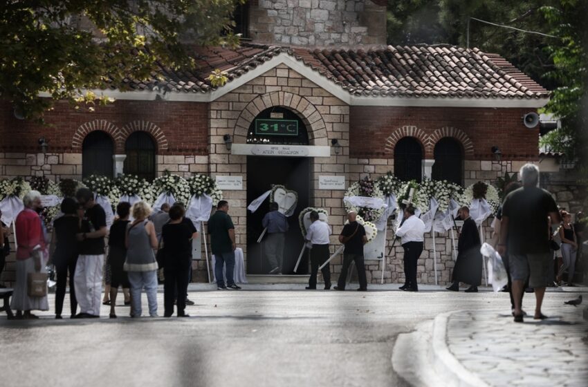  Θρήνος στην κηδεία του 11χρονου γιου του ηθοποιού, Οδυσσέα Σταμούλη