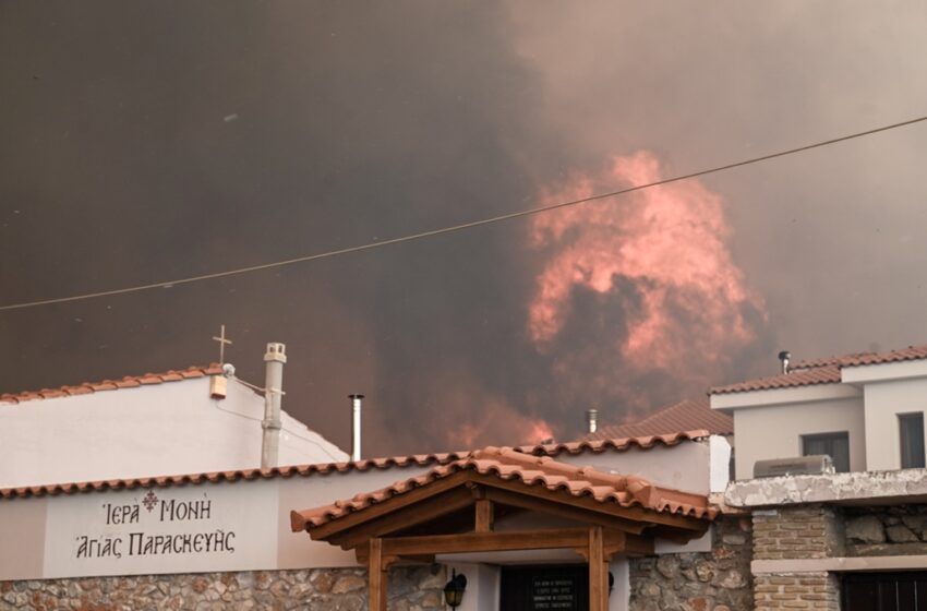  Πάρνηθα: Στον Εθνικό Δρυμό η φωτιά – Εντολή για εκκένωση στο Καζίνο – Αγνοείται ηλικιωμένος στη Χασιά – Εκκενώθηκαν οικισμοί