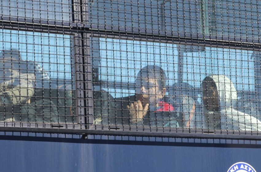  Τέσσερις συλλήψεις για μεταφορά μεταναστών σε Καβάλα και Έβρο