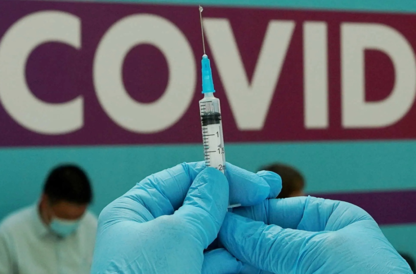  Μετάλλαξη Pirola: Επισπεύδει τους χειμερινούς εμβολιασμούς για γρίπη και κοροναϊό – Τι γνωρίζουμε, πόσο επικίνδυνη είναι
