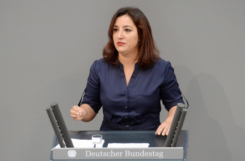  Τουρκία: Γερμανίδα βουλευτής συνελήφθη και κρατήθηκε για ώρες – Κατηγορείται για ”προπαγάνδα υπέρ της τρομοκρατίας”