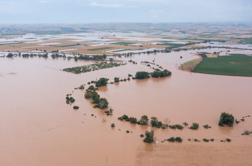  Τρόμος για Πηνειό: Στα 9 μέτρα η στάθμη, εκκενώθηκαν η Φαρκαδόνα και άλλα χωριά – Έσπασαν φράγματα για να εκτονωθεί ο τεράστιος όγκος νερού (vid)