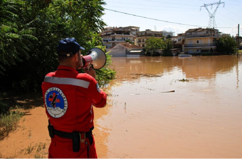  Daniel: Δραματικές ώρες, μηνύματα για εκκενώσεις από το 112 σε πάνω από 23 περιοχές για πλημμύρες- Ενισχύονται τα φράγματα του Πηνειού