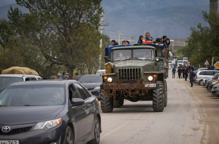  Ναγκόρνο Καραμπάχ: Τουλάχιστον 100.000 άνθρωποι έχουν φύγει για την Αρμενία