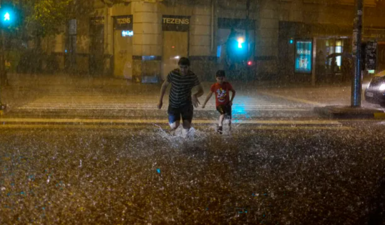  Ισπανία: Έκκληση στους κατοίκους της Μαδρίτης να παραμείνουν στα σπίτια τους – Αναμένονται καταρρακτώδεις βροχές