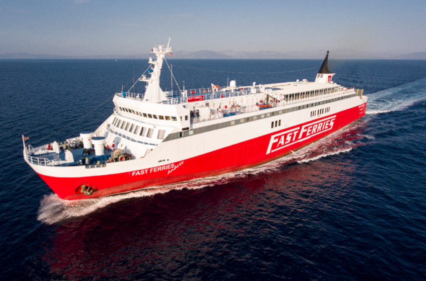  Ραφήνα: Παραμένει στο λιμάνι το “Fast Ferries Andros” – Τεράστια ταλαιπωρία για τους 734 επιβάτες