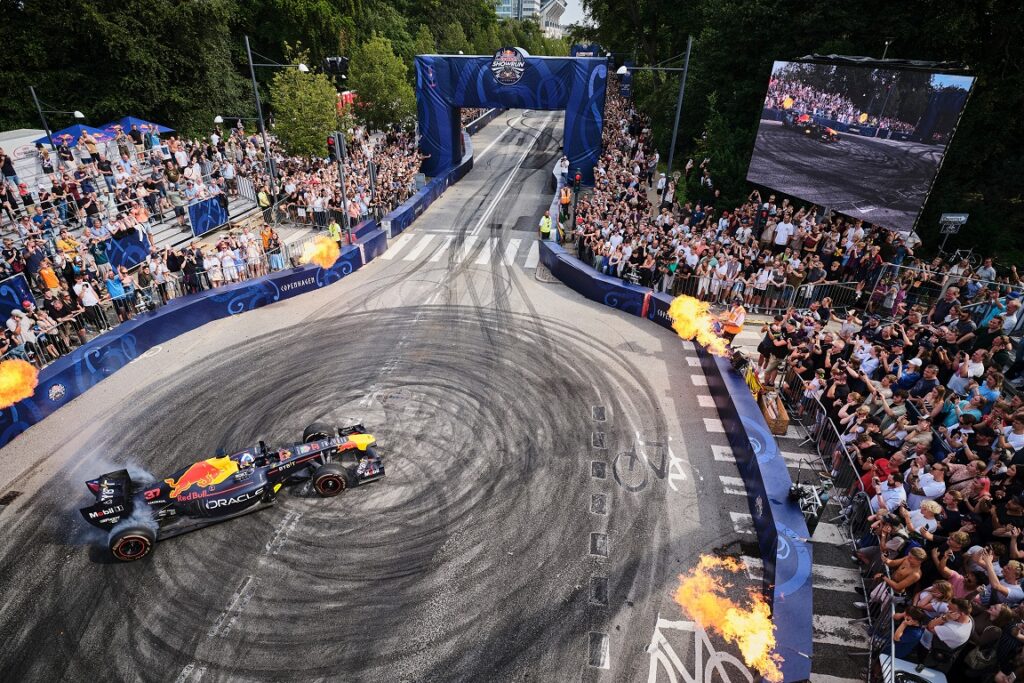 Red Bull Showrun by ALUMIL 10days announcement 2
