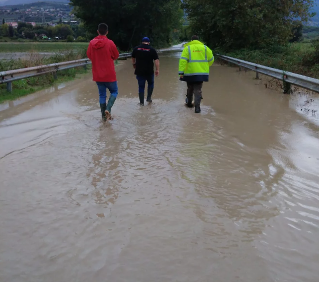  Φθιώτιδα -Κακοκαιρία Elias: Μήνυμα 112 για εκκένωση σε Σοφιάδα και Πετρίλια