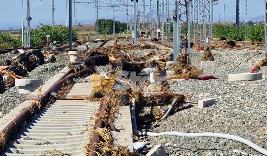  Κατεστραμμένο και το σιδηροδρομικό δίκτυο σε Θεσσαλία, Μαγνησία (vid)
