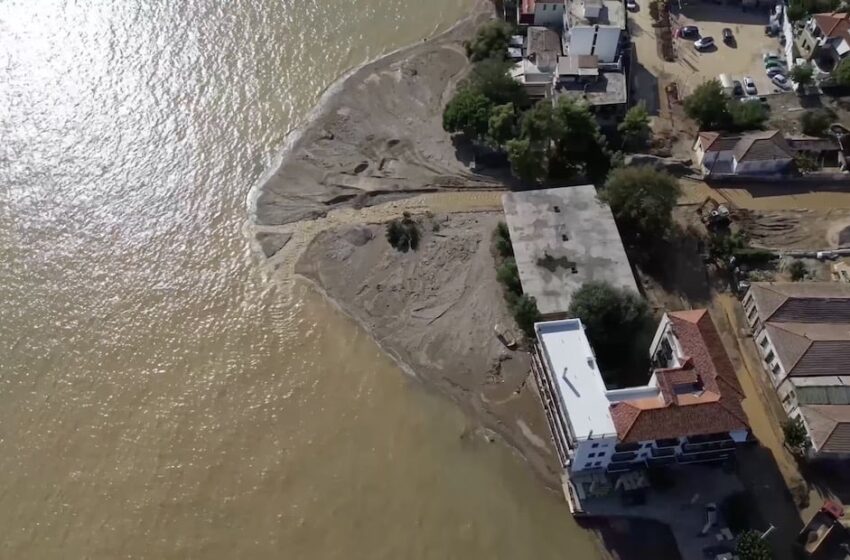  Βόλος: Μια βυθισμένη πόλη/ Συγκλονιστικό βίντεο από drone δείχνει την έκταση της καταστροφής- Χωρίς νερό τα σπίτια, εξαντλείται η υπομονή των κατοίκων