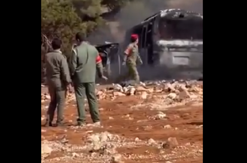  Πέντε έλληνες νεκροί στη Λιβύη – Στην Ελευσίνα οι τραυματίες – Σοκάρουν οι εικόνες από τα φλεγόμενα οχήματα μετά το τροχαίο (vid)