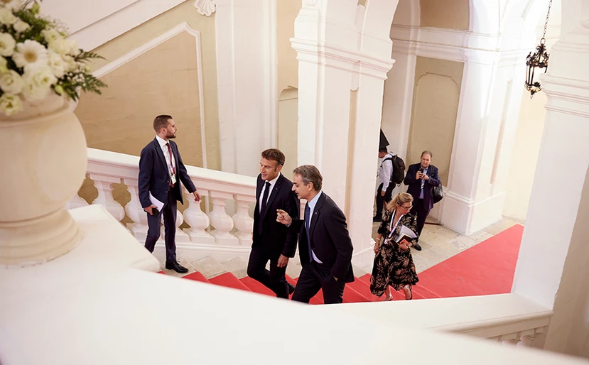 Μητσοτάκης σε Μακρόν: Η Ελλάδα θα παραμείνει συνεπής στην πολιτική φύλαξης των συνόρων - Απαιτείται συνεργασία στο μεταναστευτικό 6 φ3