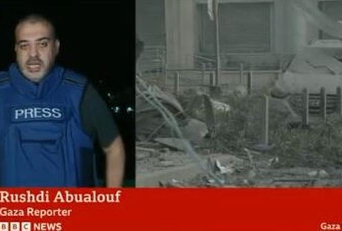  Γάζα: Η στιγμή που ισχυρή έκρηξη διακόπτει live μετάδοση στο BBC (vid)