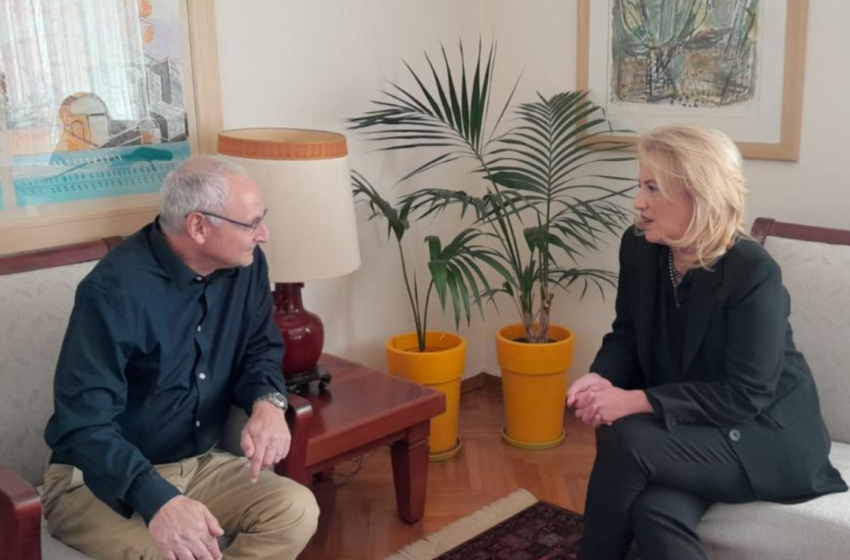  Συνάντηση Δούρου με τον πρέσβη της Παλαιστίνης: “Επιτακτική ανάγκη να προστατευθούν οι άμαχοι”
