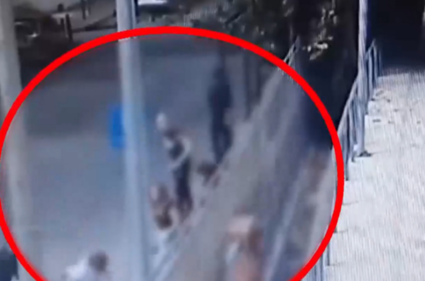  Κηφισιά: Στη δημοσιότητα βίντεο ντοκουμέντο από την επίθεση των ανηλίκων σε σταθμό του ΗΣΑΠ