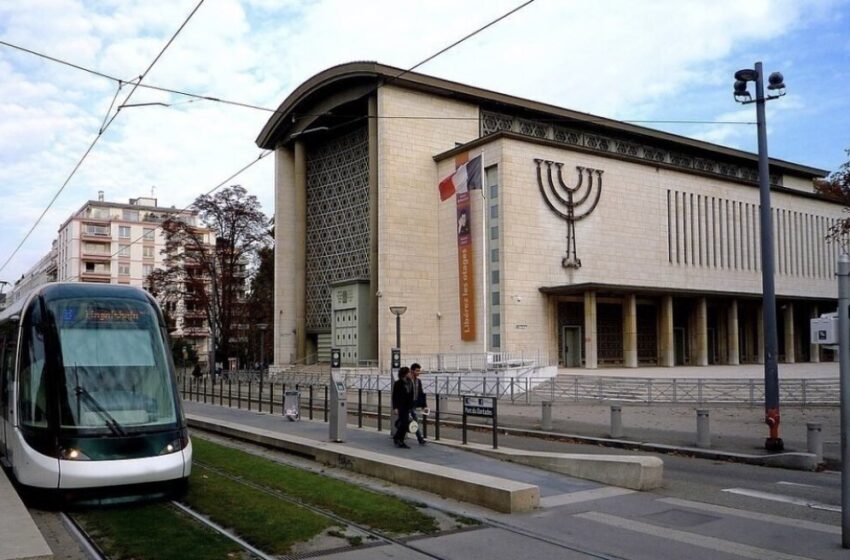  Γαλλία: Συνελήφθη έφηβος με μαχαίρι έξω από τη Συναγωγή στο Στρασβούργο