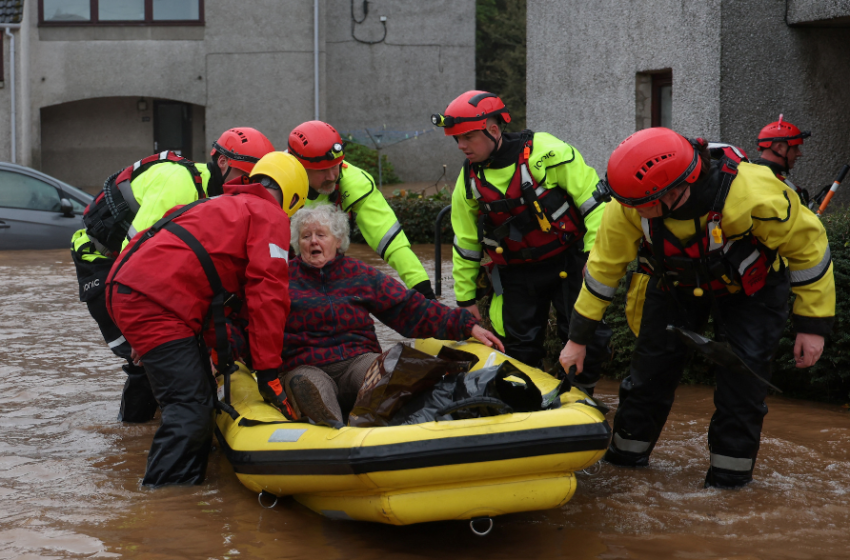  Βρετανία: Πέντε νεκροί από την καταιγίδα Μπαμπέτ -Παραμένει ο κίνδυνος για νέες πλημμύρες