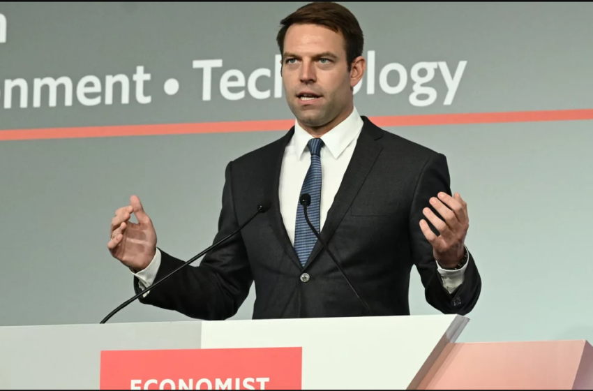  Κασσελάκης στο συνέδριο του Economist: Κέρδισα ως αουτσάιντερ, φιλοδοξώ να γίνω ο επόμενος πρωθυπουργός