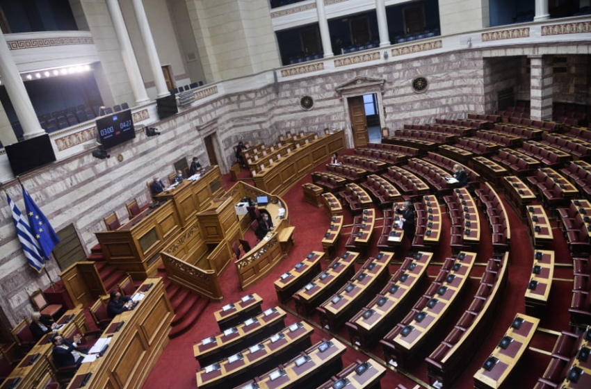  Aντιπολίτευση για Φορολογικό: Νέο “χαράτσι” σε βάρος των ελεύθερων επαγγελματιών