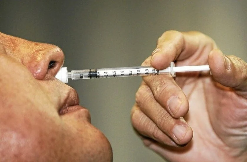  Κοροναϊός: Ετοιμάζεται νέο εμβόλιο που θα χορηγείται από τη μύτη